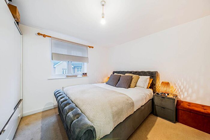 1 Bedroom Flat For Sale In Dodd Road, Watford, WD24
