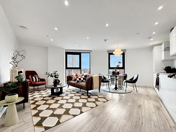 2 Bedroom Apartment To Rent In The Radiant, Kirkstall Road, Leeds, LS3