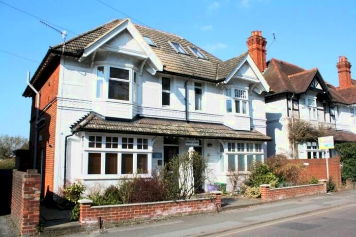 1 Bedroom Studio To Rent In Shirley Court, York Road, Guildford, Surrey, GU1