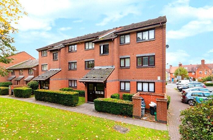 1 Bedroom Flat To Rent In Limetree Walk, London, SW17