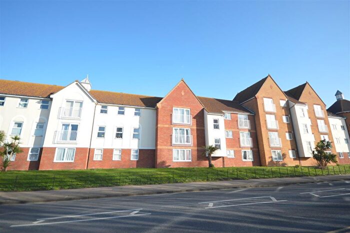 2 Bedroom Flat To Rent In Marina Point, West Road, Clacton-On-Sea, CO15
