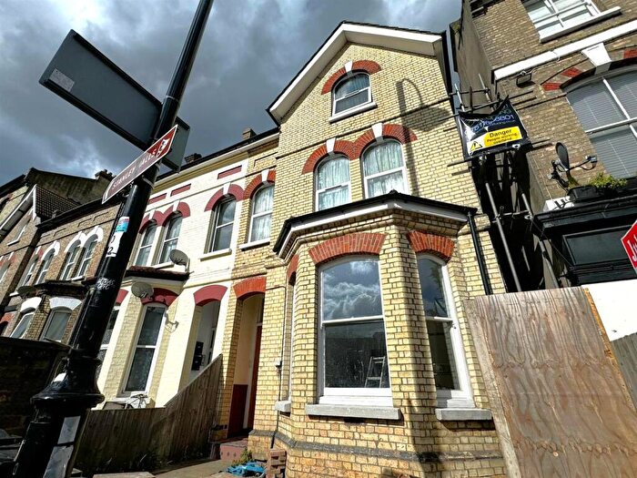 House Of Multiple Occupation To Rent In South Norwood Hill, SE25