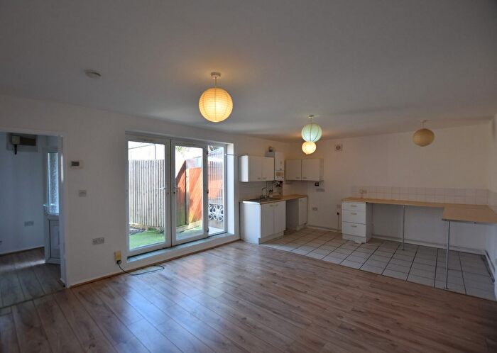 2 Bedroom Flat To Rent In Aldermans Drive, Peterborough, PE3