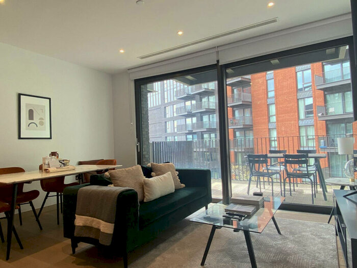 2 Bedroom Terraced House To Rent In Embassy Gardens, London, London, SW11