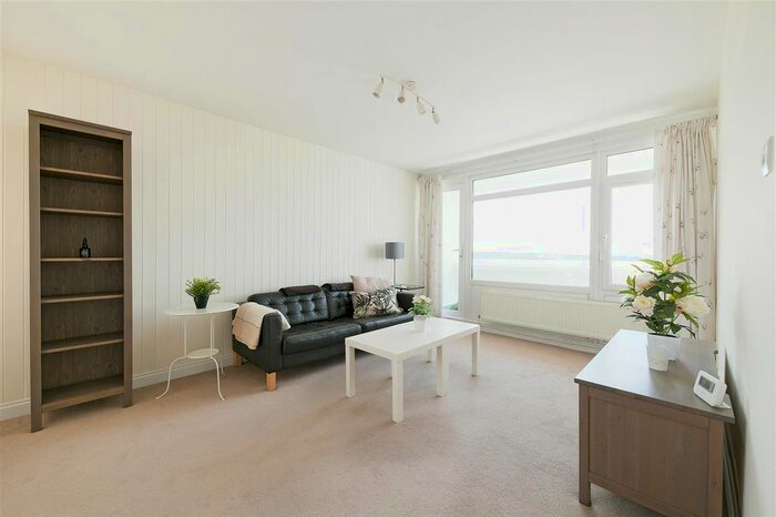 2 Bedroom Flat To Rent In Fontley Way, London, SW15