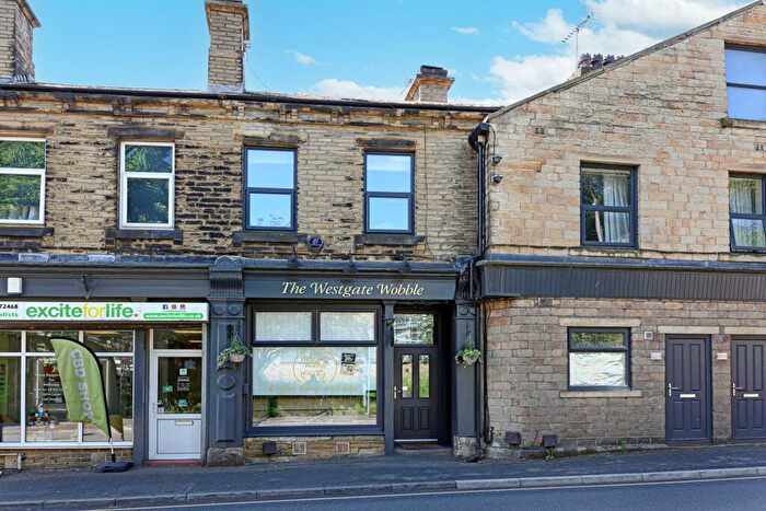 Studio To Rent In Westgate, Cleckheaton, BD19