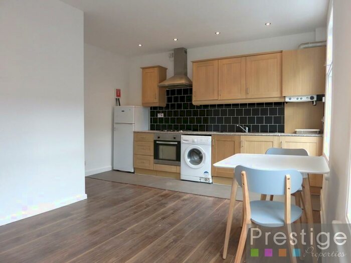 1 Bedroom Apartment To Rent In West Green Road, London, N15