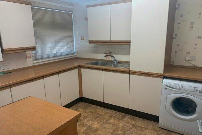 2 Bedroom Flat To Rent In Vauxhall Street, Plymouth, PL4