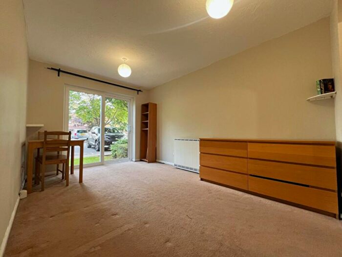 1 Bedroom Flat To Rent In Heathfield Drive, Mitcham, CR4