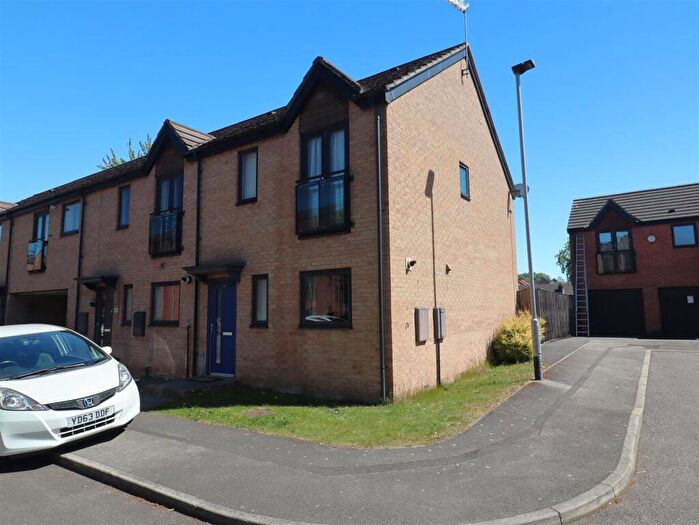 3 Bedroom Town House For Sale In Lady Oak Way, East Herringthorpe. Rotherham., S65