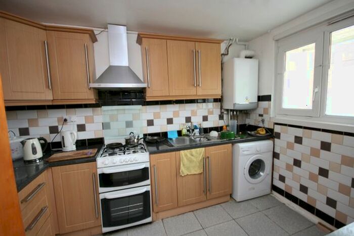 4 Bedroom Maisonette To Rent In Hereford Street, London, E2