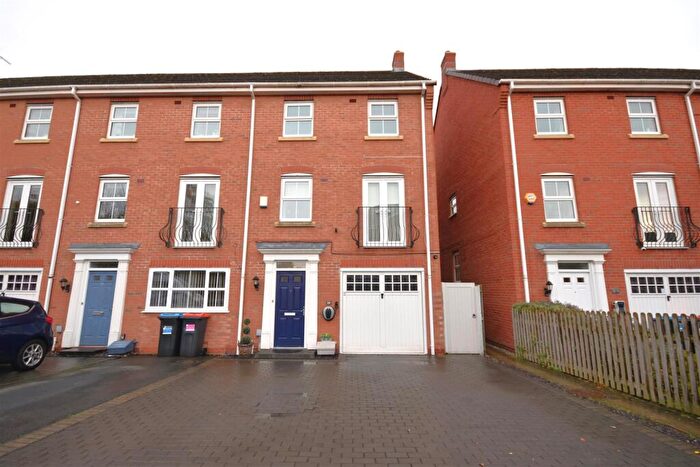 3 Bedroom Semi-Detached House For Sale In Millfield, Neston, CH64
