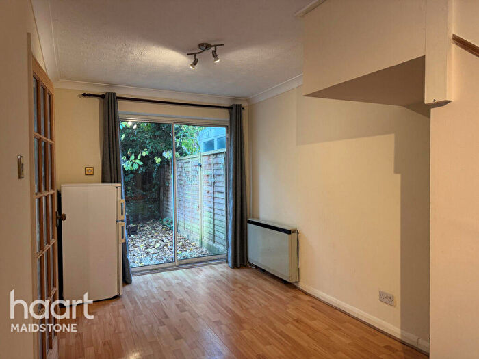 3 Bedroom Terraced House For Sale In Lesley Place, Maidstone, ME16