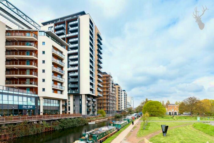 2 Bedroom Apartment To Rent In Palmers Road, Bethnal Green, London, E2