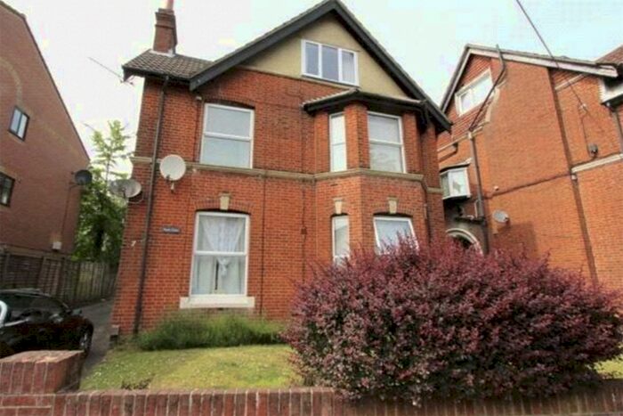 1 Bedroom Flat To Rent In Court Road, Shirley, Southampton, SO15