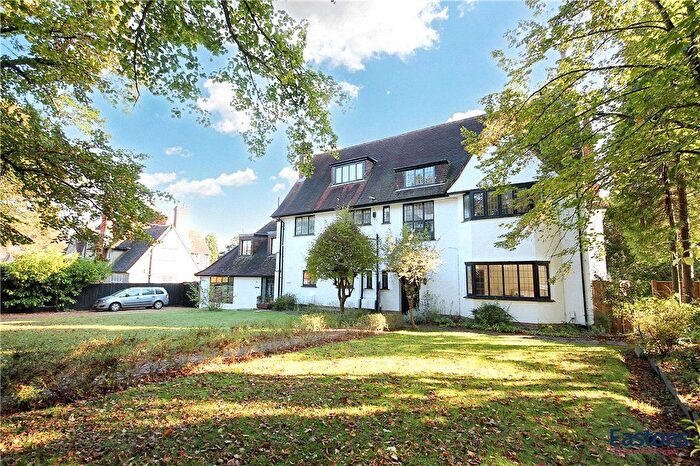 2 Bedroom Flat For Sale In Lynwood Road, Epsom, KT17