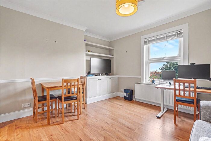 1 Bedroom Flat To Rent In Cumberland Park, London, W3