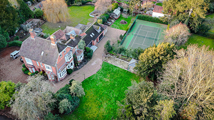 5 Bedroom Semi Detached House For Sale In Stamford Road, Kirby Muxloe, LE9