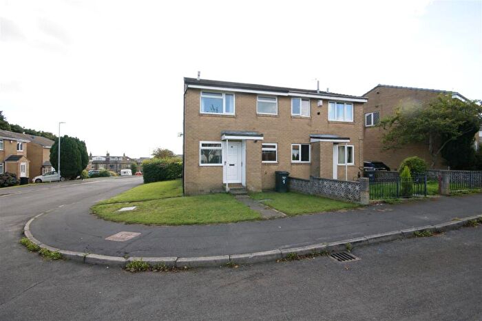 1 Bedroom Property To Rent In Cromwell Close, Halifax, HX3