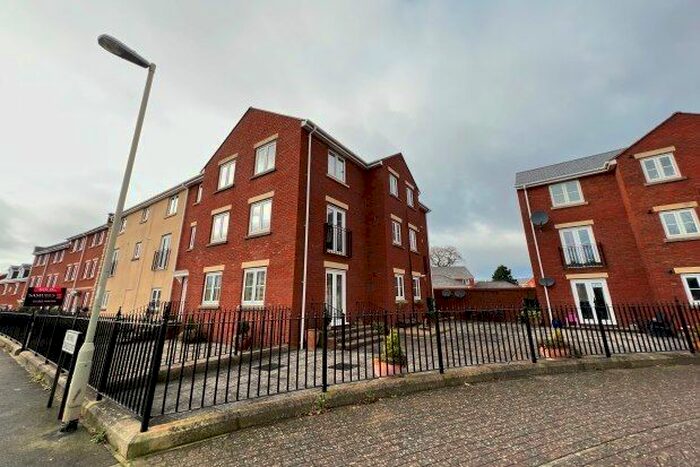 2 Bedroom Flat To Rent In Royal Crescent, Exeter, EX2