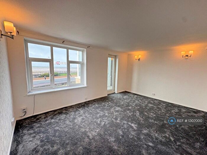 2 Bedroom Maisonette To Rent In Crescent Court, Blackpool, FY4