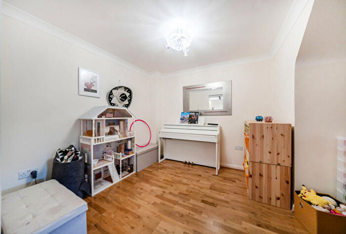 2 Bedroom Apartment For Sale In Wooldridge Court, Margaret Road, Headington, Oxford, OX3