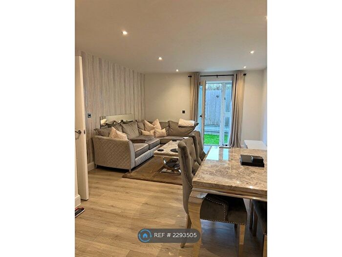 2 Bedroom Flat To Rent In Bel House, Billericay, CM11