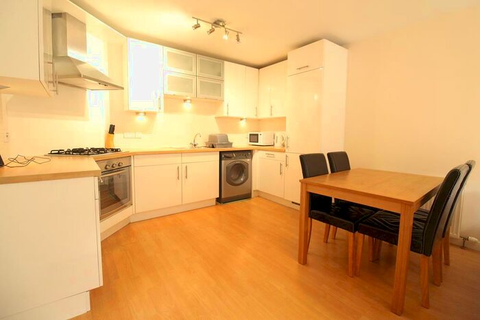 2 Bedroom Flat To Rent In Bothwell Road, Aberdeen, AB24