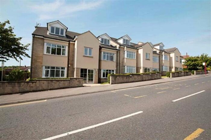 2 Bedroom Apartment To Rent In Oaklands House, Rodley, LS13