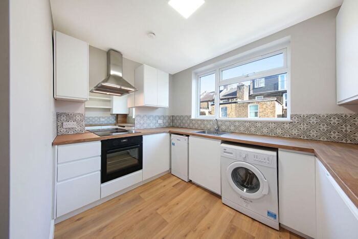 2 Bedroom Flat To Rent In Hormead Road, London, W9