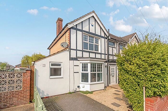 3 Bedroom Semi-Detached House For Sale In Westfield Road, Regents Park, Southampton, Hampshire, SO15