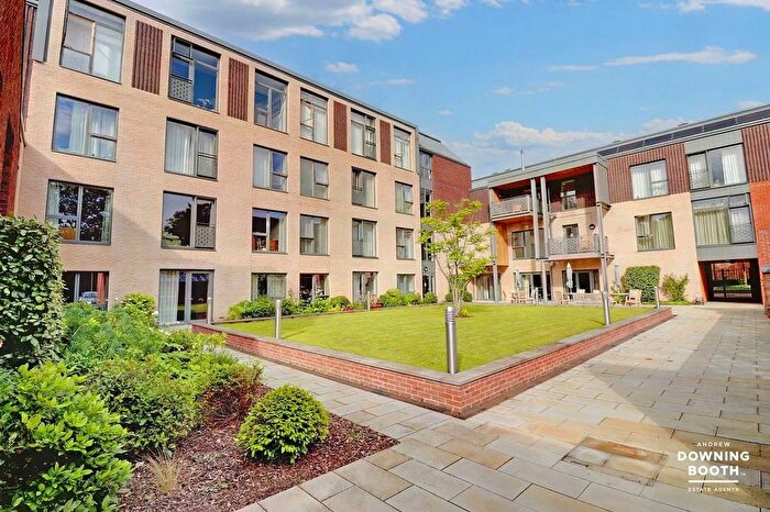 2 Bedroom Flat For Sale In Monks Close, Lichfield, WS13