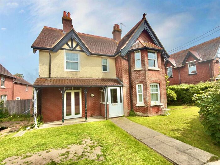 5 Bedroom Detached House For Sale In Totland Bay, Isle Of Wight, PO39