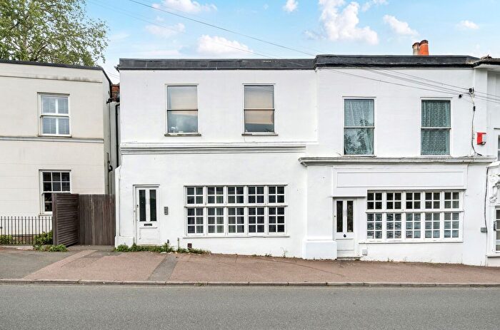 3 Bedroom Flat For Sale In Brandram Road, London, SE13
