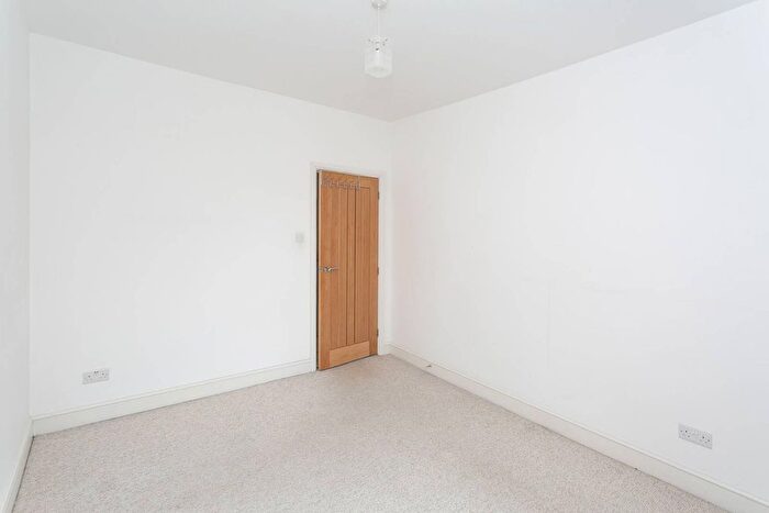 1 Bedroom Maisonette To Rent In Essex Road, Watford, WD17