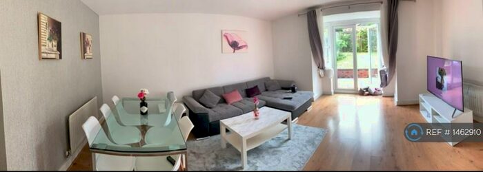 3 Bedroom Semi-Detached House To Rent In Payler Close, Sheffield, S2