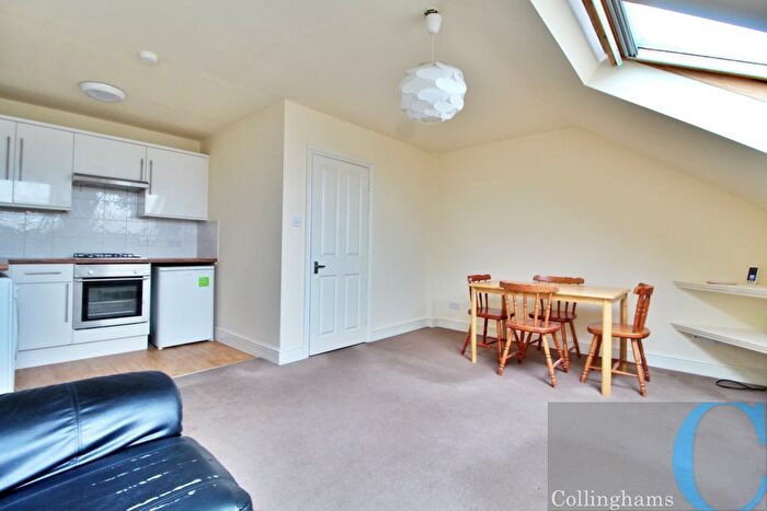 1 Bedroom Flat To Rent In Glenburnie Road, London, SW17