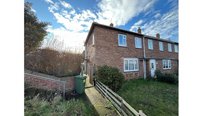 2 Bedroom Property For Sale In Larksfield Road, Faversham, Kent, ME13