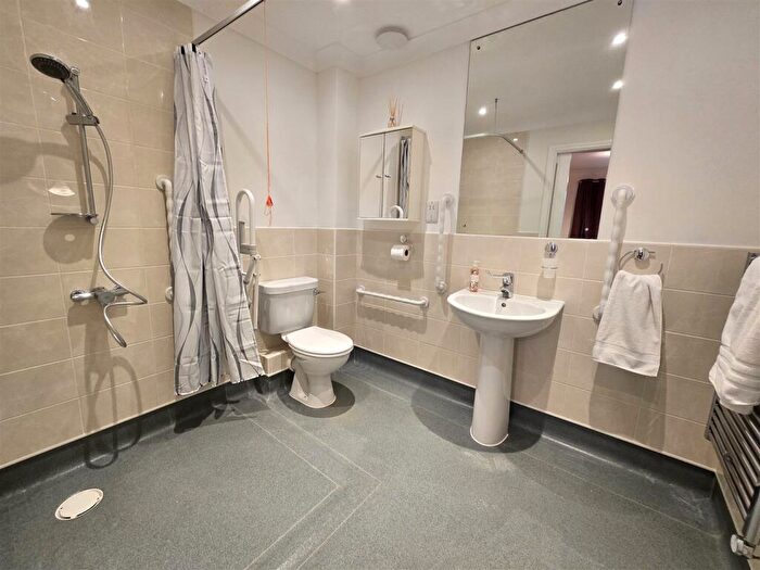 2 Bedroom Retirement Property For Sale In Malmesbury Road, Chippenham, SN15