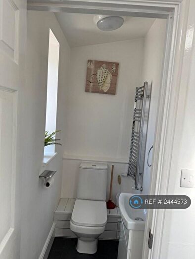 4 Bedroom Terraced House To Rent In St John's Road, Gillingham, ME7