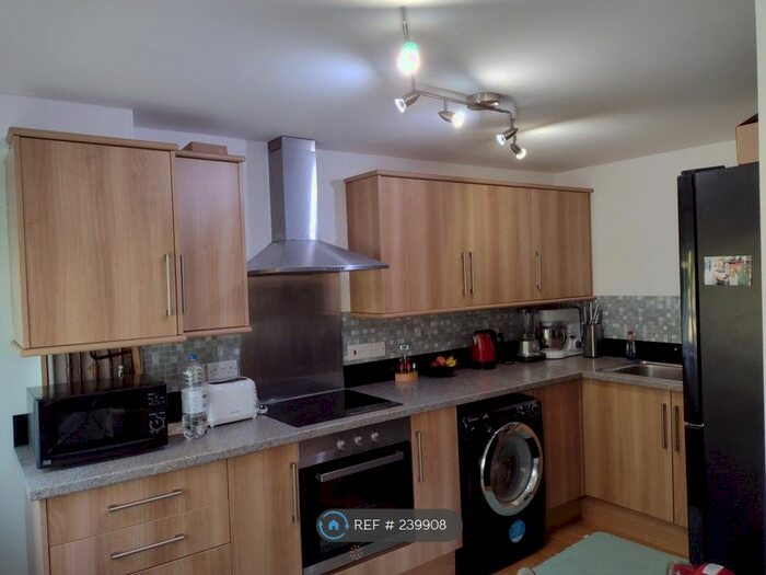 2 Bedroom Flat To Rent In Ebony Close, Colchester CO2