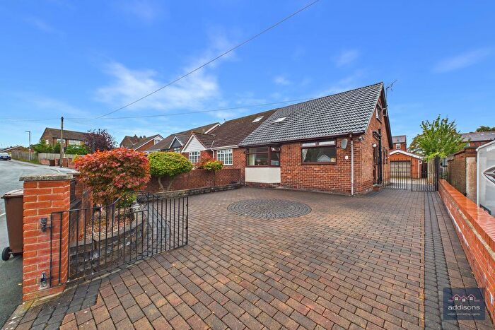 3 Bedroom Semi-detached House For Sale In Rugby Drive, Orrell, Wigan, WN5