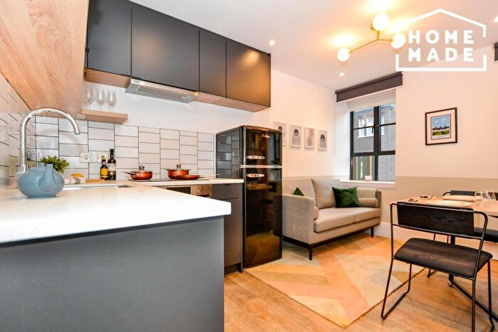 Flat To Rent In Node, Brixton, SE24