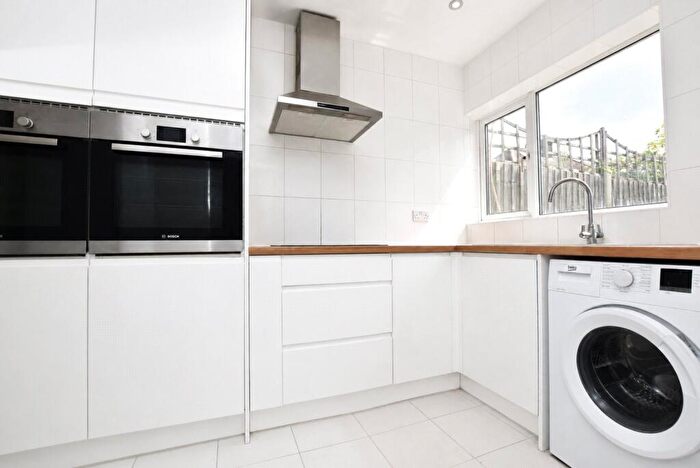 3 Bedroom Terraced House To Rent In Squirrels Heath Road, Romford, RM3