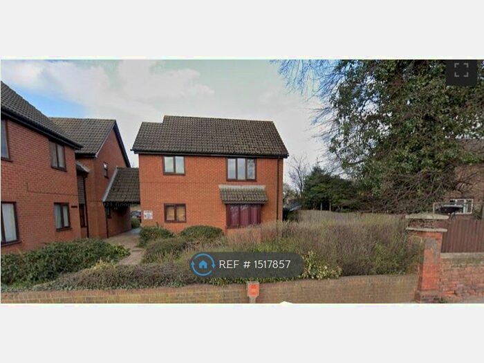 1 Bedroom Flat To Rent In South View Gardens, Newbury, RG14