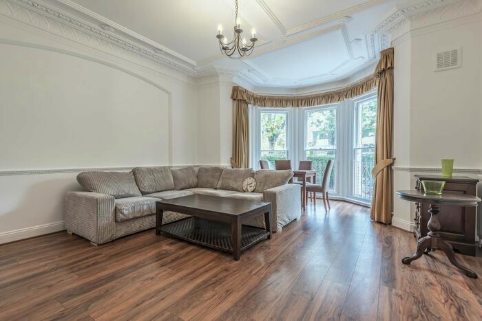 2 Bedroom Flat To Rent In Shepherds Hill, Highgate, N6