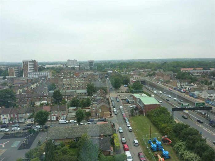 1 Bedroom Flat To Rent In Scott House, Woolmer Road, London, N18