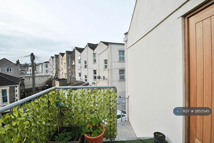 2 Bedroom Flat To Rent In Lower Ashley Road, Bristol, BS2