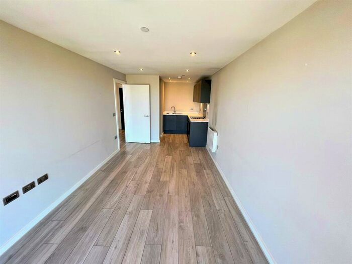 1 Bedroom Apartment To Rent In Jesse Hartley Way, Liverpool, L3