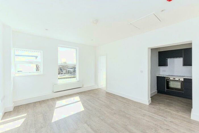 1 Bedroom Flat To Rent In High Road Leytonstone, London, E11